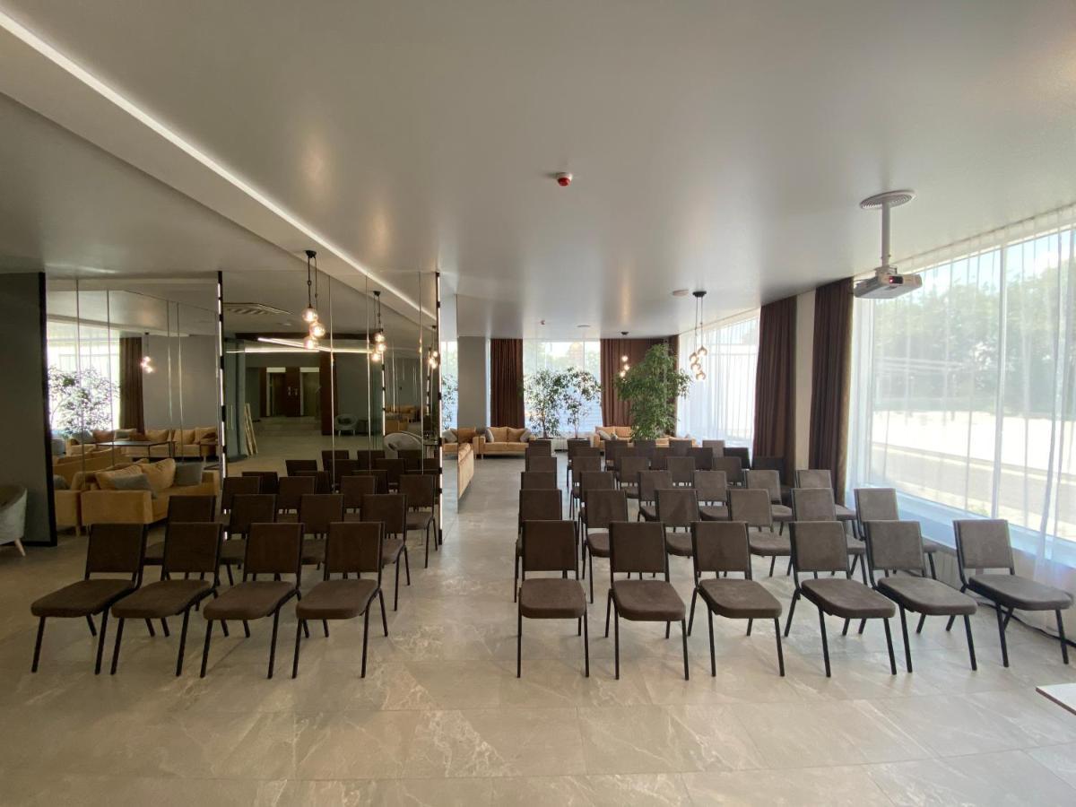 Optima Collection Kamianske Hotel Bagian luar foto